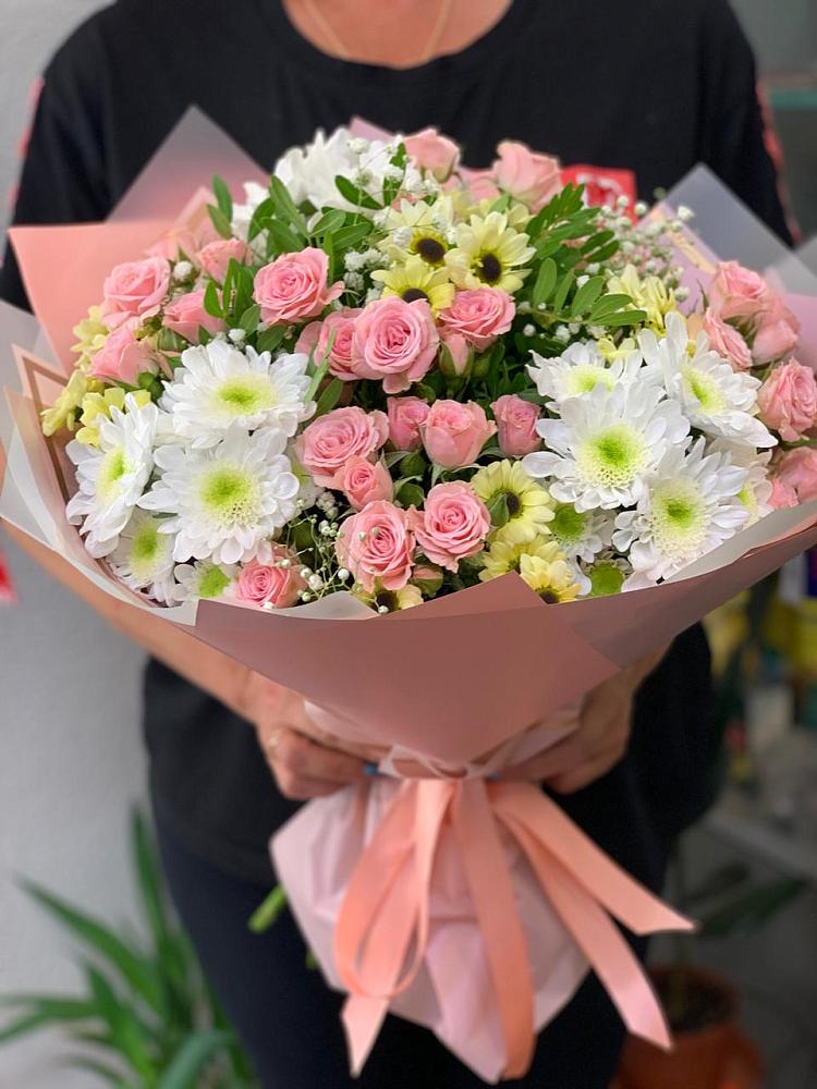 Букет цветов из: Розы и Хризантемы в Чебоксарах