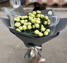 Букет Белые кустовые розы Солинеро в Чебоксарах