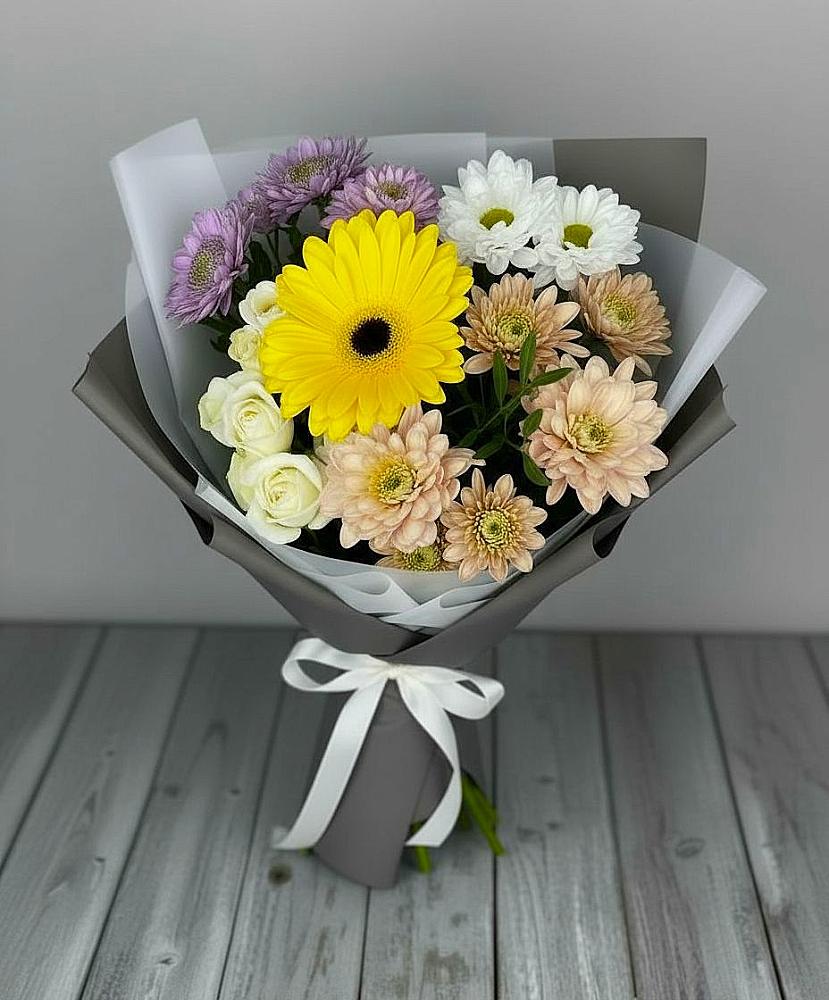 Букет цветов из: Розы, Герберы и Хризантемы в Чебоксарах