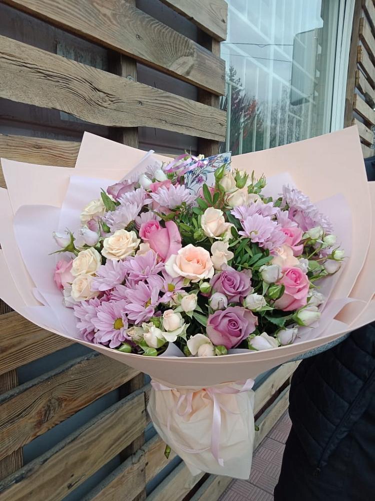 Букет фея в Чебоксарах Букет цветов из: Розы и Хризантемы в Чебоксарах