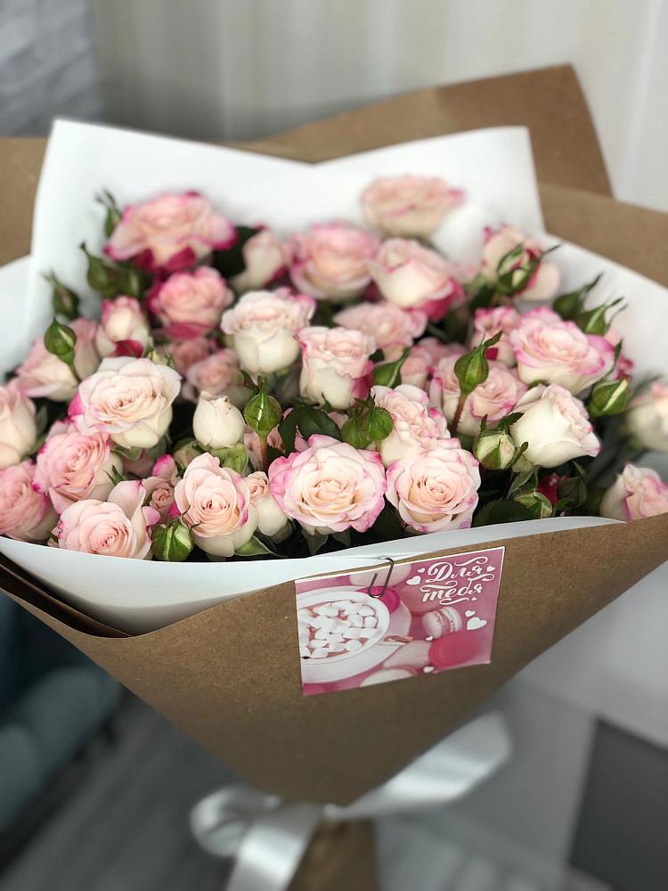 Букет цветов из: Розы в Чебоксарах