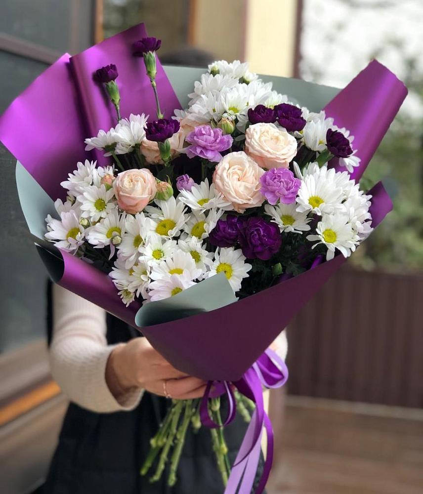 Букет фиолетовый сад в Чебоксарах Букет цветов из: Хризантемы, Гвоздики и Розы в Чебоксарах
