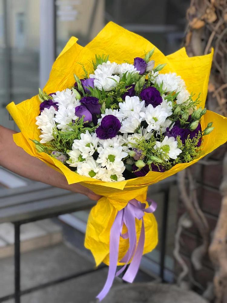 Букет цветов из: Ирисы, Хризантемы и Ромашки в Чебоксарах