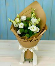 Букет цветов из:  Хризантемы и Лизиантусы в Чебоксарах