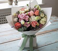 Букет цветов из:  Розы, Лизиантусы и Гвоздики #REPLACE_PRED# Чебоксарах