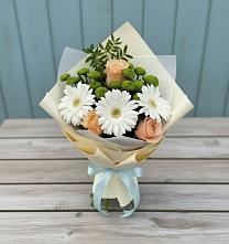 Букет герберы и розы в Чебоксарах Букет цветов из:  Герберы, Розы и Хризантемы в Чебоксарах