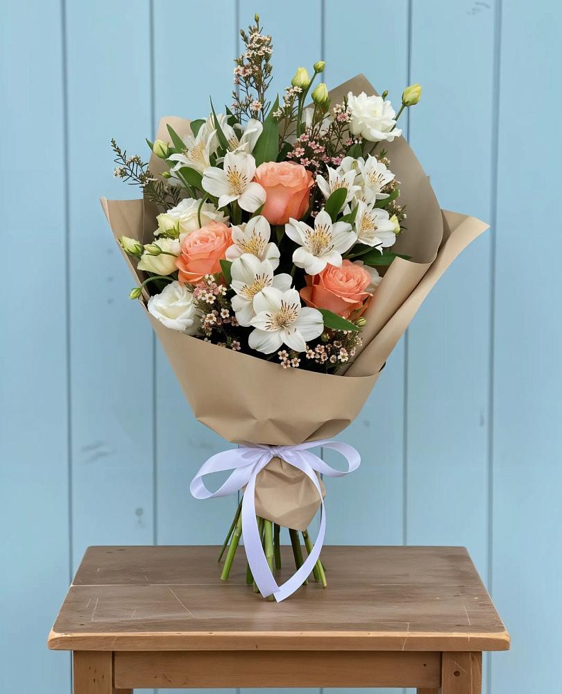 Букет яркий комплимент в Чебоксарах Букет цветов из: Альстромерии, Лизиантусы, Розы и Хризантемы в Чебоксарах