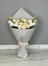 Букет цветов из:  Розы и Лизиантусы в Чебоксарах